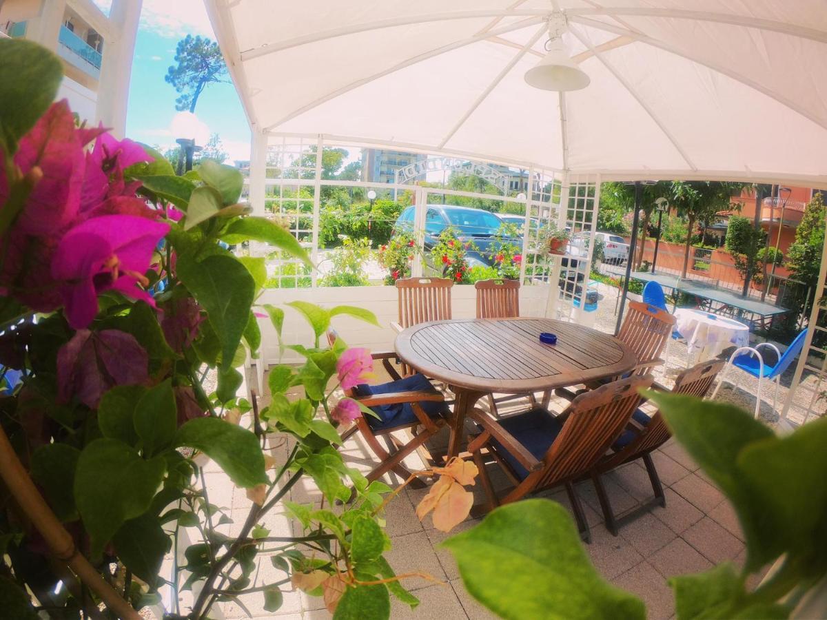 Splendid B&B Milano Marittima Exterior foto